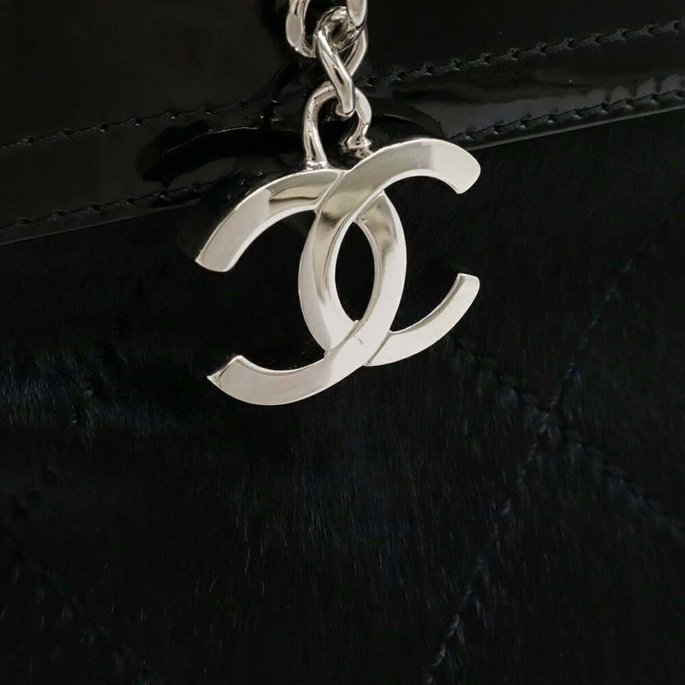 CHANEL Black Leather Shoulder Bag - Picture 9 of 9